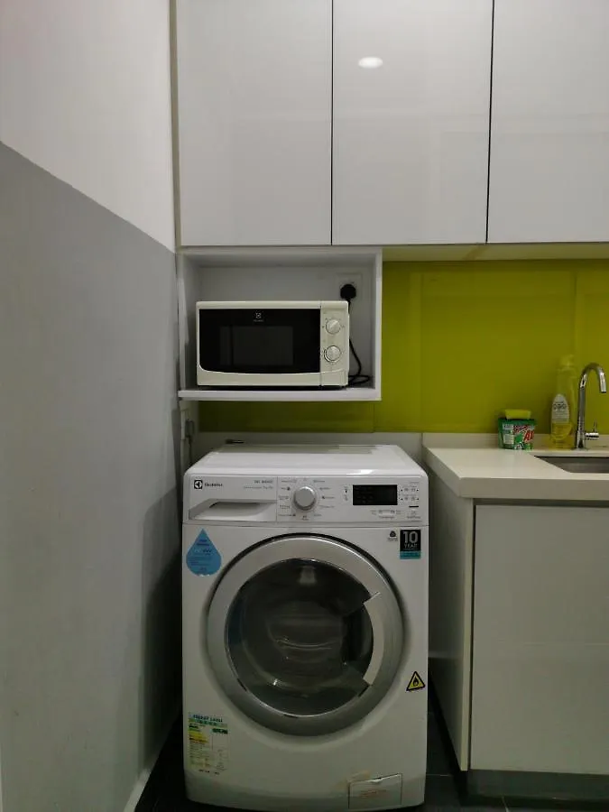 Strait Garden Family Suites By Maj Jelutong Apartment