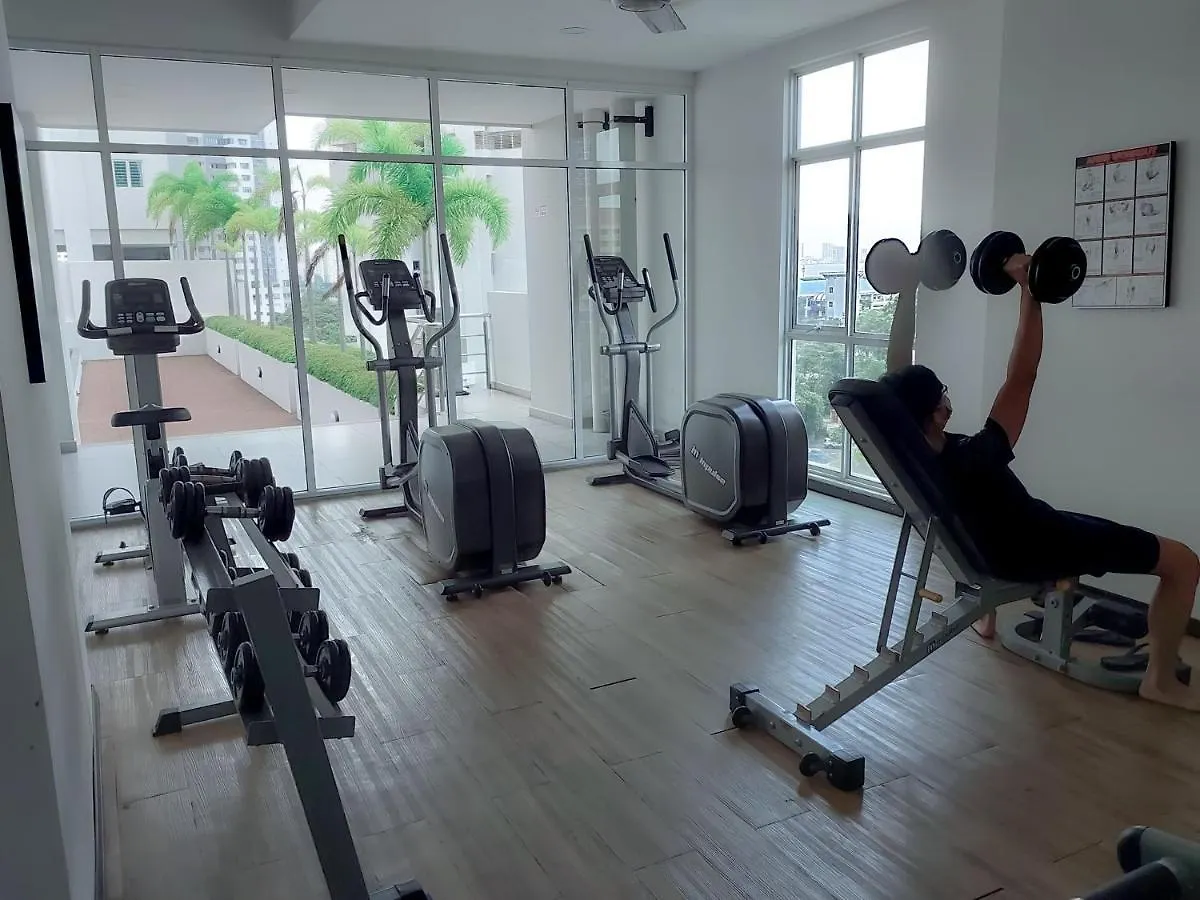 Strait Garden Family Suites By Maj Jelutong Apartment